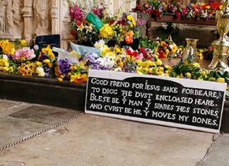 Археологи подтвердили гипотезу о краже черепа Шекспира