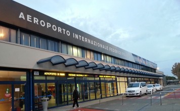 В аэропорту Римини начало работу российское консульство В аэропорту Римини начало работу российское консульство