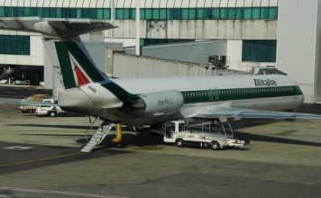 Сотрудники Alitalia проголосовали против “плана спасения” авиакомпании забастовка персонала органов управления воздушным движением