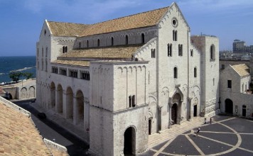 В Бари обокрали Базилику Святого Николая Базилика святого Николая Чудотворца Бари