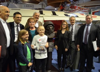 В Тренто установлен бюст первому космонавту планеты В Тренто установлен бюст первому космонавту