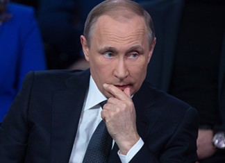 Путин прокомментировал офшорный скандал Президент России Владимир Путин провел традиционную "Прямую линию”