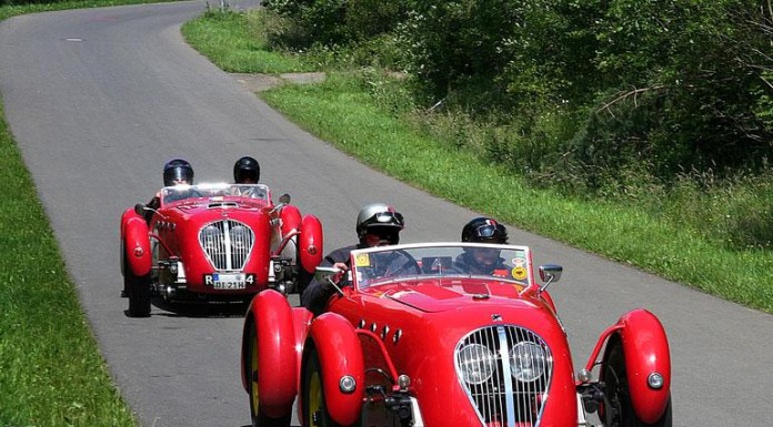 Новый итальянско-российский фильм «Гонки по-итальянски» Новый итальянско-итальянский фильм "Гонки по-итальянски"