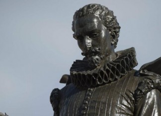 400 лет спустя: как Сервантес шел к “Дон Кихоту” Памятник Сервантесу под Мадридом