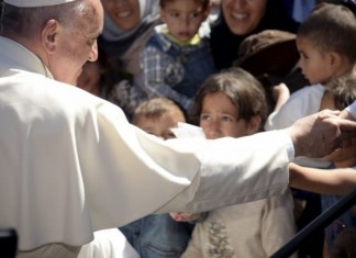 Папа Римский о поездке на Лесбос: дети хотят мира Папа Римский посетил Лесбос