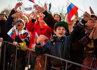 ВЦИОМ: 83% граждан России чувствуют себя счастливыми Россияне чувствуют себя счастивыми