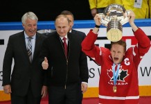 Сборная Канады стала чемпионом мира по хоккею Владимир Путин вручил кубок канадской сборной