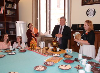 Рим: выпуск студентов курса «Хорошо забытые правила грамматики» Выпуск студентов курса «Хорошо забытые правила грамматики»