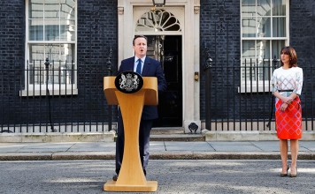 Дэвид Кэмерон объявил о решении уйти в отставку Дэвид Кэмерон объявил об уходе в отставку