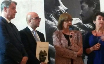 В Италии вручили премию Иосифа Бродского Лауреаты премии Наталия Иванова (в центре) и Лилия Виноградова