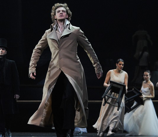 Вахтанговский “Евгений Онегин” получил приз на фестивале в Италии спектакль"Евгений Онегин"