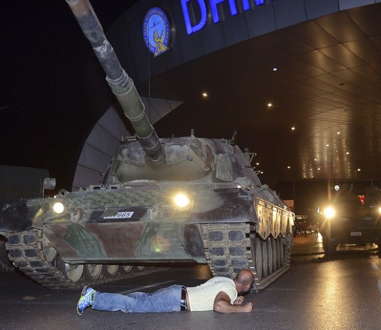 В Турции предотвращена попытка военного переворота турция