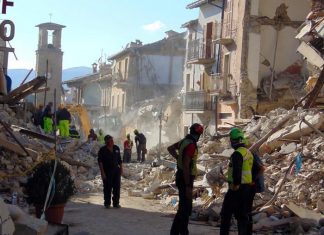 Число жертв землетрясения в Италии достигло 267 человек Terremoto