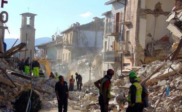 Число жертв землетрясения в Италии достигло 267 человек Terremoto