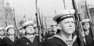 День рождения тельняшки: рубаха с морской душой тельняшка