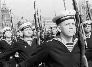 День рождения тельняшки: рубаха с морской душой тельняшка