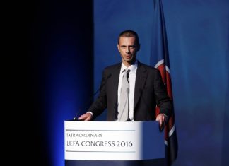 Словенец Александер Чеферин избран новым главой УЕФА Руководитель Футбольного союза Словении Александер Чеферин