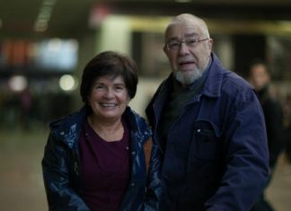 La traduttrice Claudia Scandura, vincitrice del concorso “Read Russia”, svela i segreti di questo delicato e affascinante mestiere La traduttrice Claudia Scandura e il poeta Sergej Gandlevskij