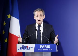 Саркози проиграл праймериз и уходит из политики Саркози