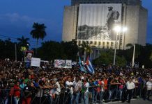 В Гаване прошли траурные мероприятия в честь Фиделя Кастро траурный митинг гавана