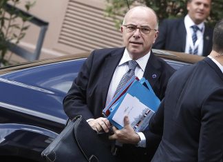 Новым премьер-министром Франции стал Бернар Казнёв Бернар Казнёв