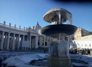 Семь человек стали жертвами похолодания в Италии фонтан