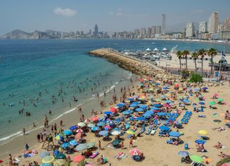 Названа самая популярная у туристов страна ЕС испания