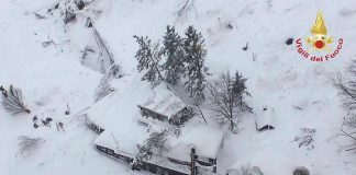 Отель под лавиной: 11 выживших, 5 погибших, 23 пропавших отель под лавиной