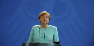 Меркель заявила, что ЕС больше не может полагаться на других меркель