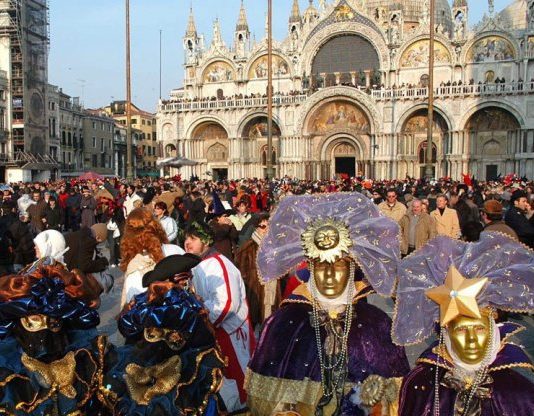 В Венеции стартовал традиционный карнавал карнавал