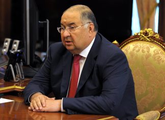 Российский миллиардер Алишер Усманов получил высший орден Италии за реставрацию зданий усманов