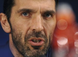 Итальянский вратарь Буффон провел 1000-й матч в карьере буффон