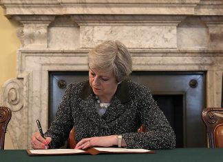 Лондон начал двухлетний путь к выходу из ЕС Тереза Мэй