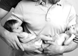 В Италии суд впервые признал родительские права супругов-геев отцовство пара геев