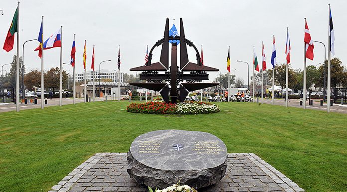 Итальянцы и немцы высказались против повышения взносов в НАТО нато