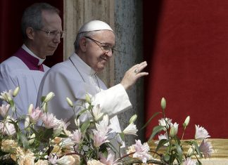 Папа Римский обратился к верующим с традиционным посланием Urbi et Orbi папа римский