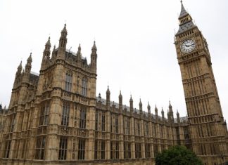 Парламент Великобритании одобрил проведение досрочных выборов парламент