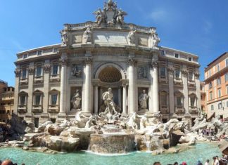 Туристы за год бросили в фонтан Треви 1,4 миллиона евро фонтан Треви