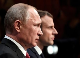 «Вести диалог, а не болтать об угрозах». Путин ответил Макрону в интервью газете Le Figaro