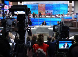 Владимир Путин ответил на вопросы граждан по Прямой линии