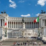 В трёх областях Италии отменили большинство ограничений против COVID-19