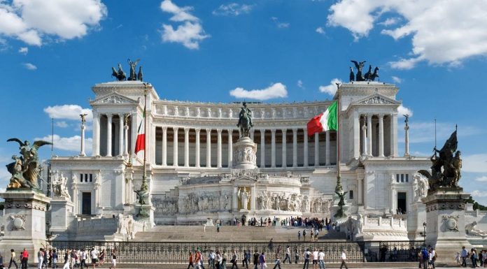 В трёх областях Италии отменили большинство ограничений против COVID-19