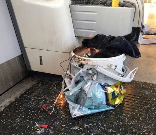 В результате взрыва в метро Лондона пострадали 20 человек