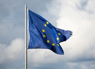 Guardian: власти Кипра выручили с 2013 года €4 млрд от продажи паспортов ЕС