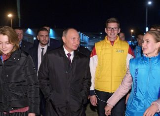 Путин встретился с участниками фестиваля молодежи в Сочи