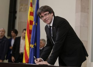 Глава Каталонии подписал декларацию независимости