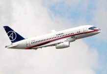 Россия и Италия договорились о поставках самолетов SSJ100 в Европу