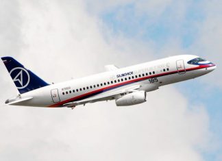 Россия и Италия договорились о поставках самолетов SSJ100 в Европу