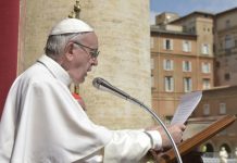 Папа Франциск нашел способ победить педофилию. Паства против