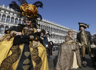Венецианский карнавал проходит в онлайн-формате